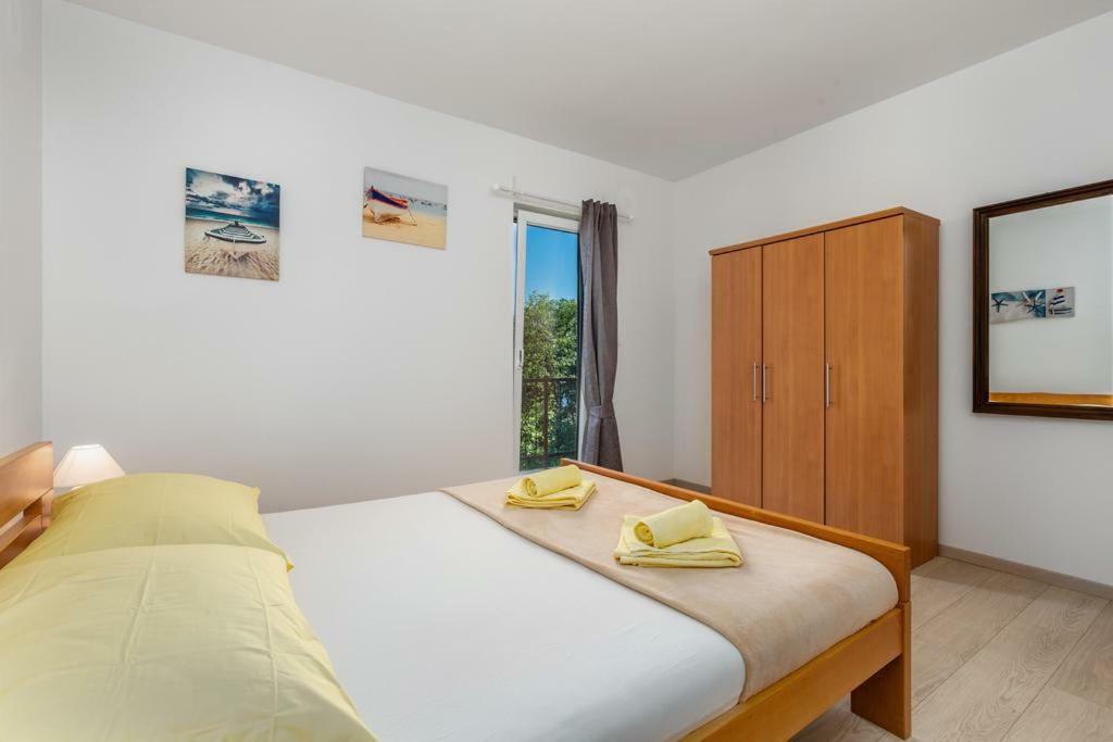 Apartment Roza, Sea View, Free Parking Ičići Exterior foto